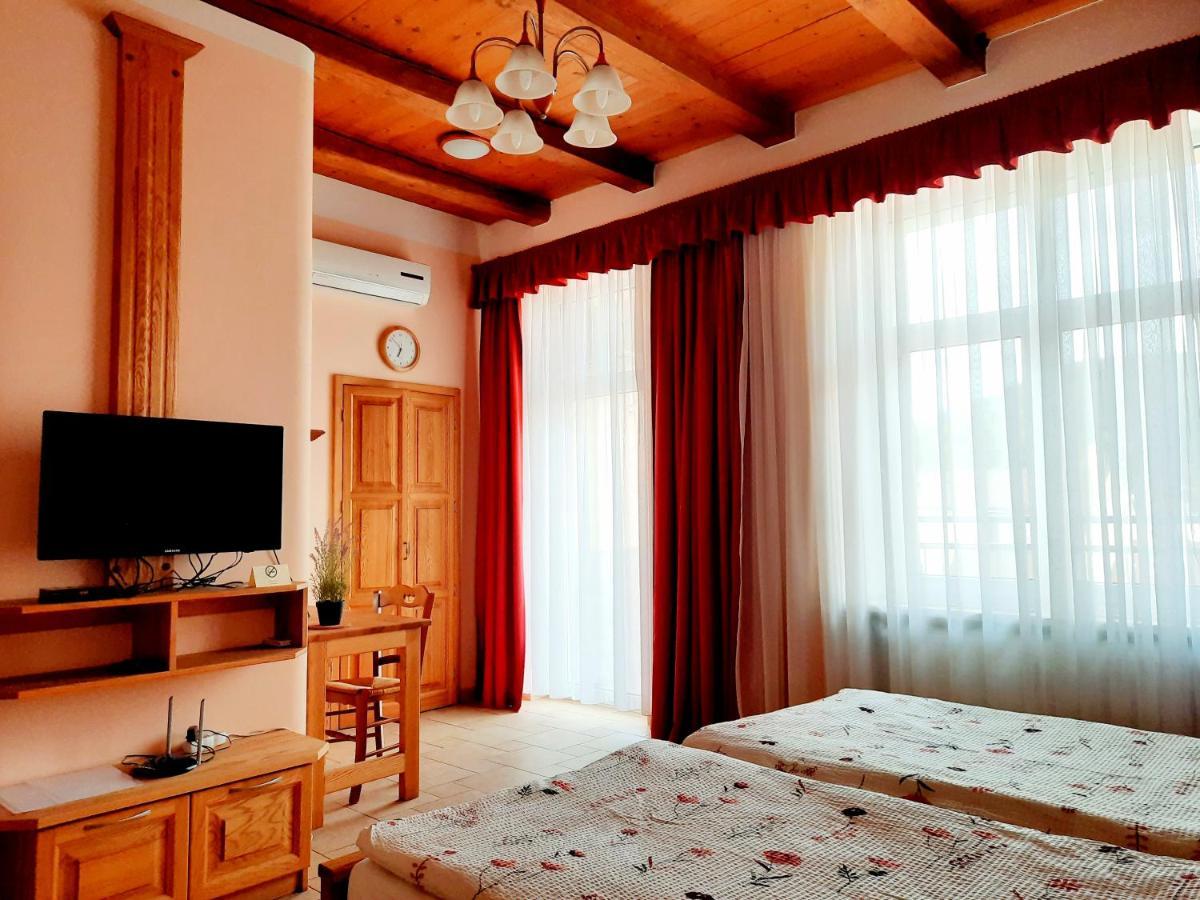 Appartment Centrum 卡罗维发利 外观 照片
