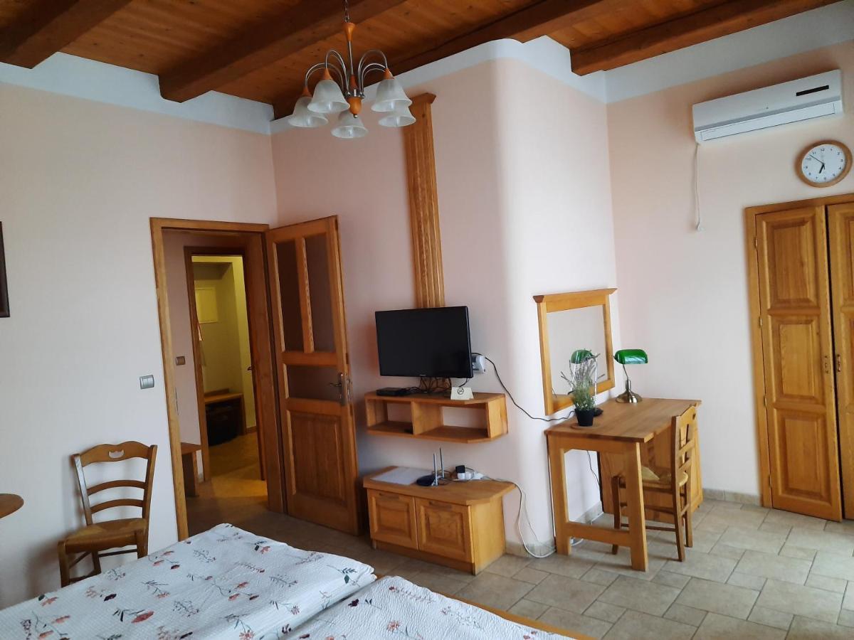 Appartment Centrum 卡罗维发利 外观 照片